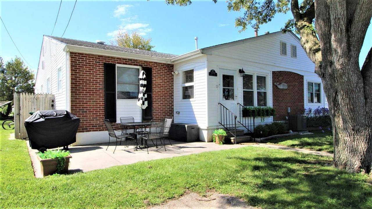 The 717 Charming Village Green Retreat in Cape May, Cape May County