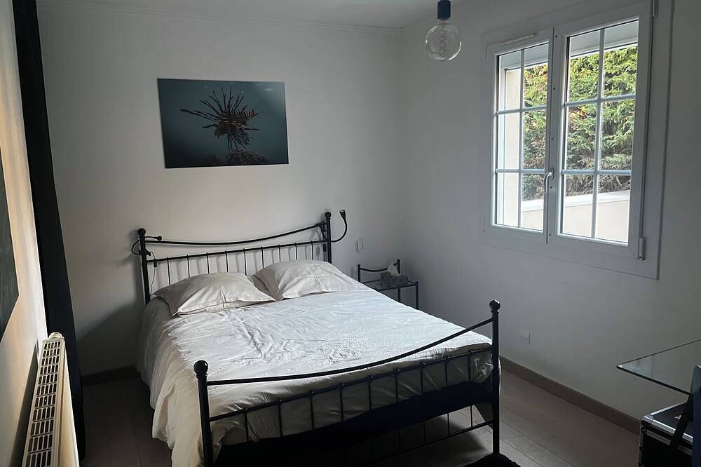 Crémieu, calm and relaxation, 2 steps from the center. in Crémieu, Región de La Tour-du-Pin