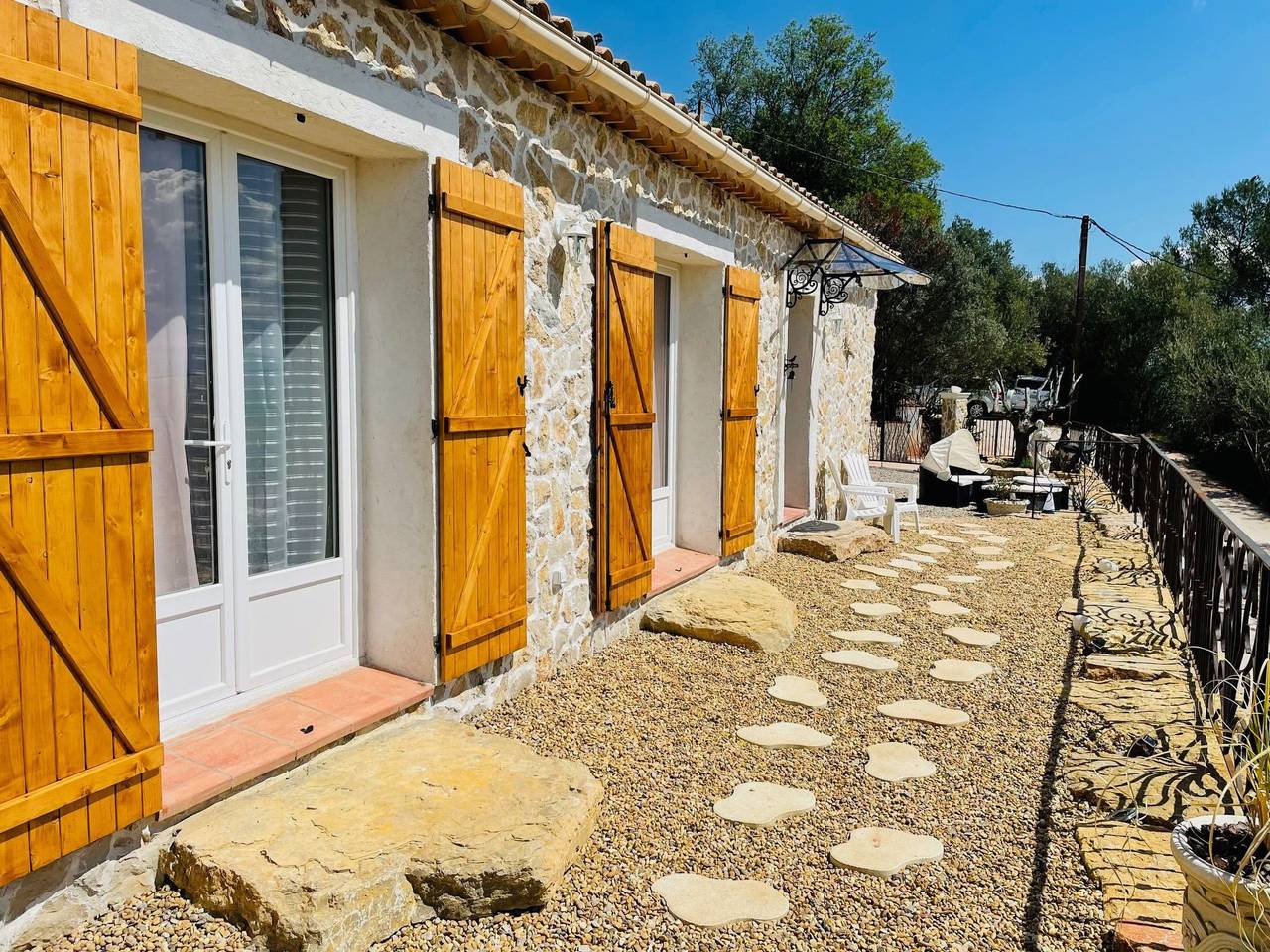 Villa "Les Alloes" in Le Luc, Draguignan Region