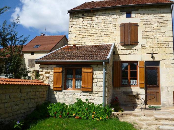 Location de vacances pour 3 personnes, avec terrasse, animaux acceptés dans Pont-la-Ville