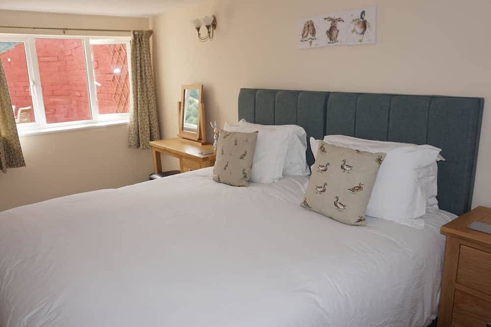 Stunning Devon views from this ground floor cottage in Combe Martin, Exmoor