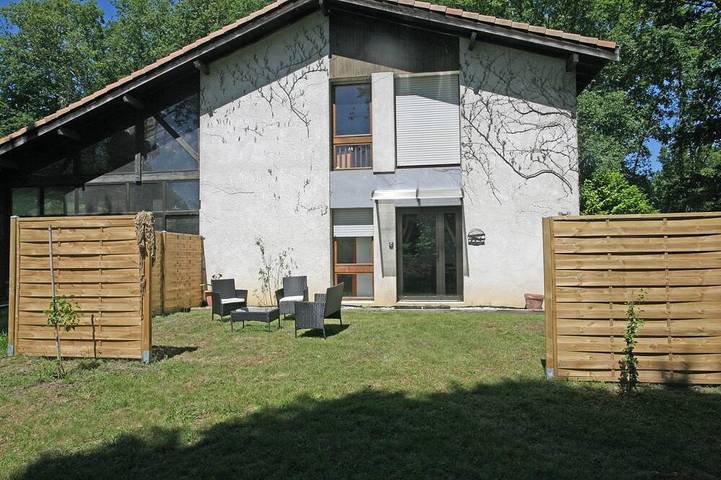 Gîte pour 4 personnes, avec jardin, animaux acceptés à Saint-Morillon