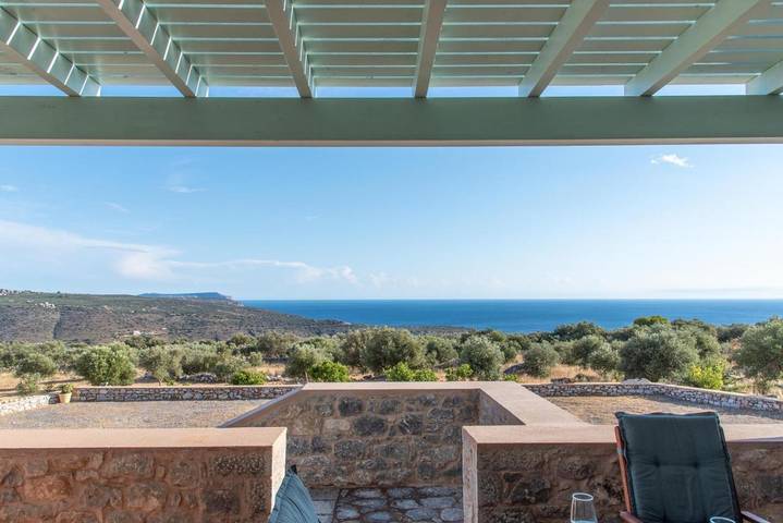 Villa per 6 persone, con panorama e balcone in Mani