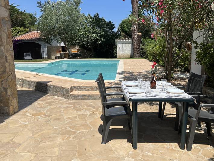 Chalet para 10 personas, con terraza además de jardín y jacuzzi en Provincia de Gerona - 3