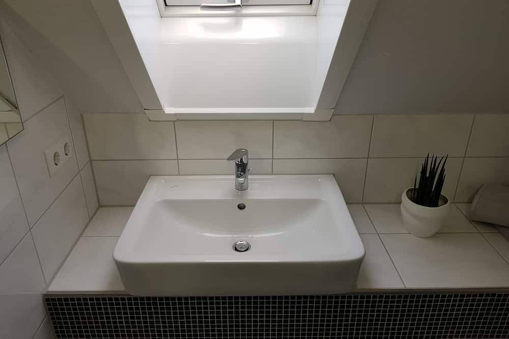 Ganze Wohnung, Exklusive 3 Zimmer Nichtraucherwohnung (100qm)  mit Badestrand in Strandbad Nonnenhorn, Nonnenhorn
