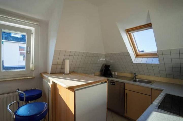 Ganze Wohnung, 2-Zimmer-Ferienwohnung Reutlingen Heinestr dg in Reutlingen, Neckar-Alb