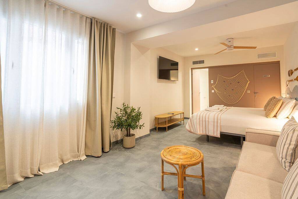Cabanyal Rooms by Vlc Host 7 in Valencia, Costa de Valencia