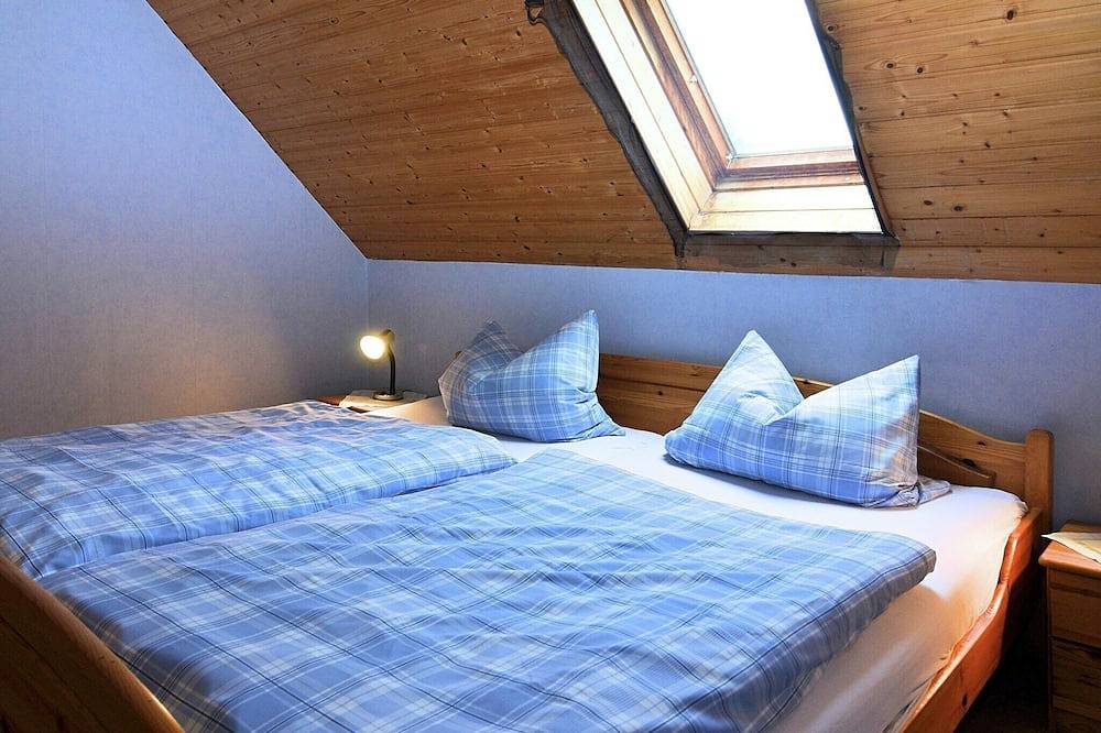 Ganze Wohnung, Ferienwohnung mit Garten auf dem Bauernhof in Trendelburg, Hessisches Bergland