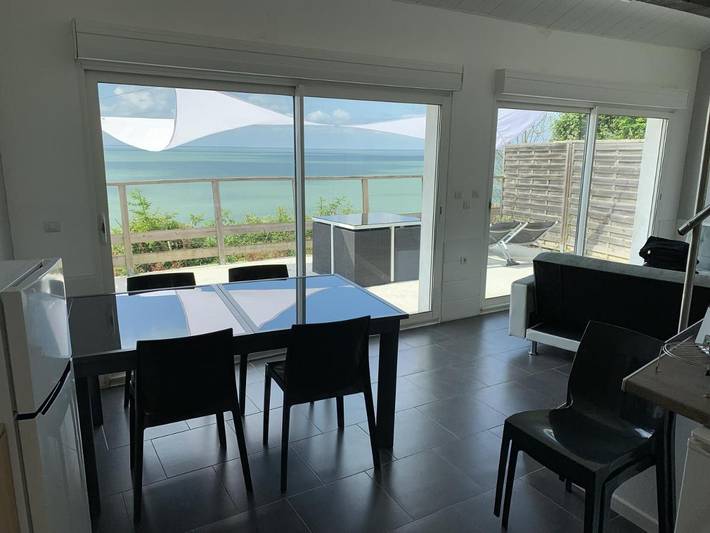 Gîte pour 4 personnes, avec terrasse dans Grottes de Régulus