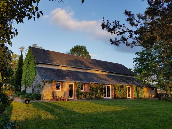Chambre d’hôte pour 2 personnes, avec Terrasse et Jardin ainsi que Piscine et Vue à Azay-sur-Cher