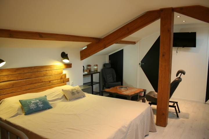 Chambre d’hôte pour 6 personnes, avec jacuzzi et sauna ainsi que piscine et jardin, animaux acceptés en Aquitaine - 3