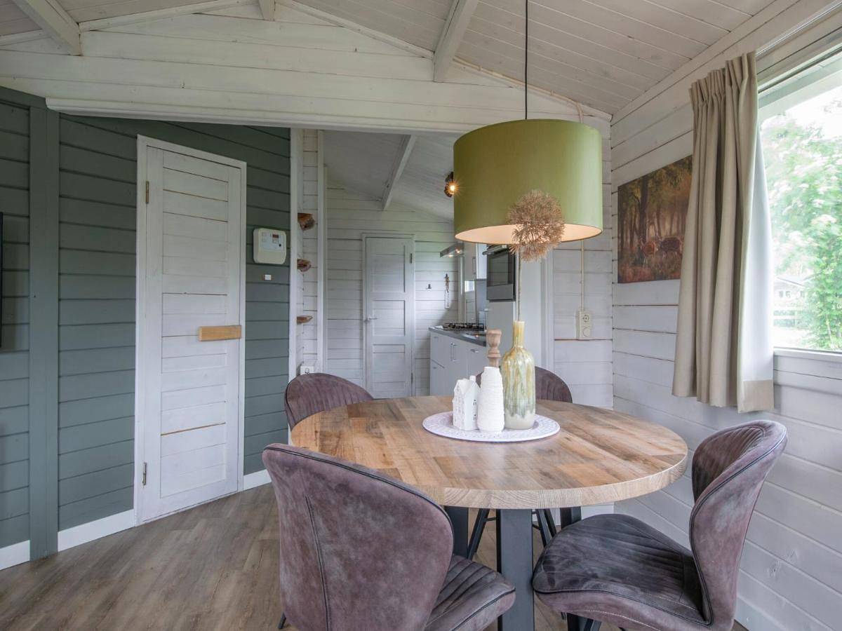 Two-Bedroom Chalet in Nationaal Park De Maasduinen