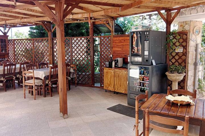 Chambre d’hôte pour 8 personnes, avec jacuzzi ainsi que jardin et piscine - 1