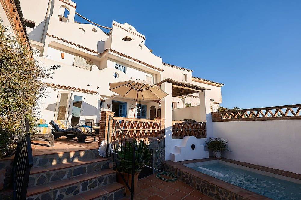 Stadthaus mit privatem Pool und Blick auf das Meer, den Felsen von Gibraltar und Marokko in Gaucín, Málaga Provinz