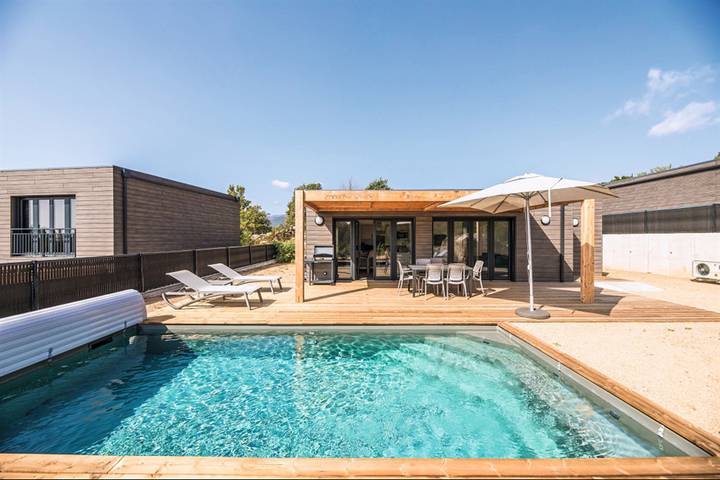 Villa pour 6 personnes, avec Terrasse et Jardin ainsi que Bassin pour enfant et Piscine à Lecci