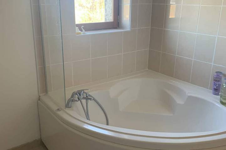 Gîte pour 5 personnes, avec piscine à Marcollin - 4