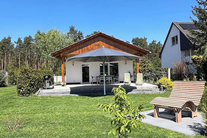 Ferienhaus für 6 Personen, mit Terrasse und Garten in Zossen