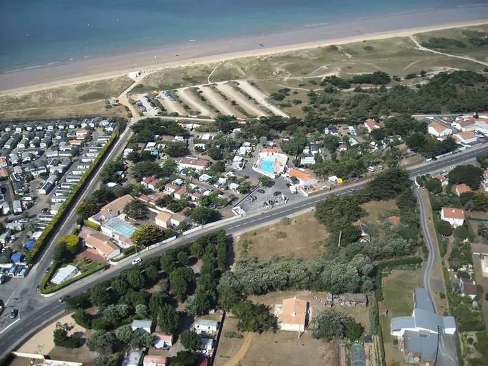 Camping pour 4 personnes, avec Terrasse à Saint-Hilaire-de-Riez