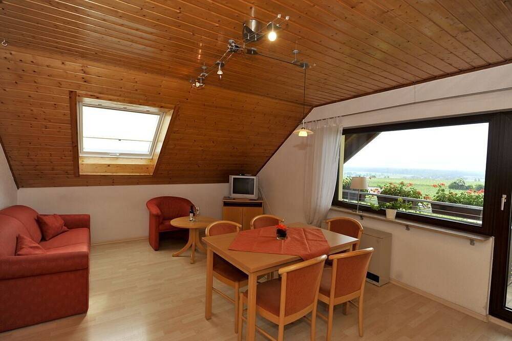 Ferienwohnung 10, 80qm, 2 Schlafzimmer, 2-4 Personen in Opfingen, Freiburg