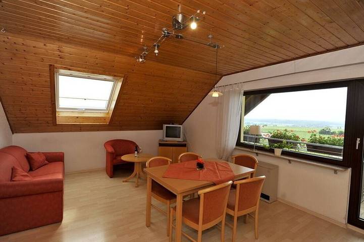 BnB für 5 Personen, mit Garten in Freiburg