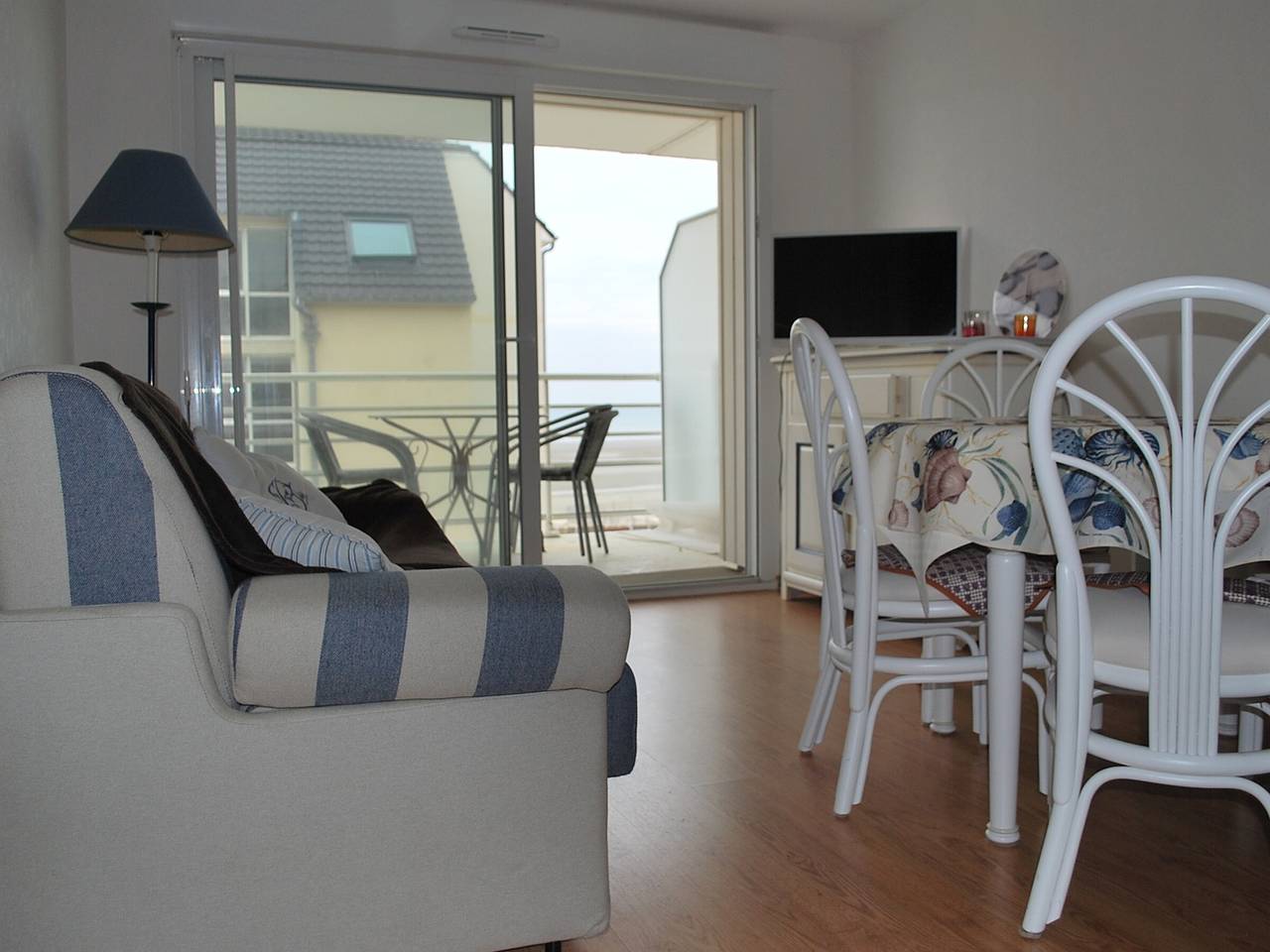 Apartamento entero, Moderno apartamento a 2 min de la playa, vista al mar, se admiten mascotas in Fort-Mahon-Plage, Región de Abbeville
