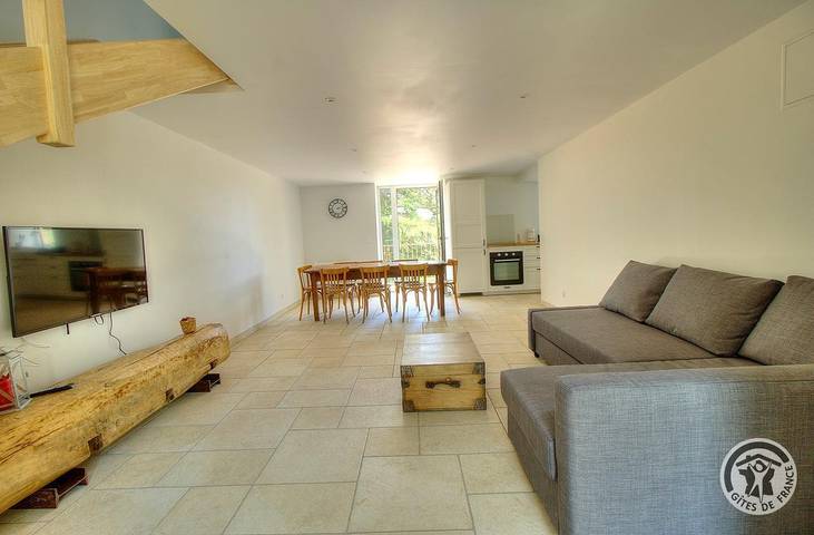 Gîte pour 6 personnes, avec jardin dans Rhône - 4