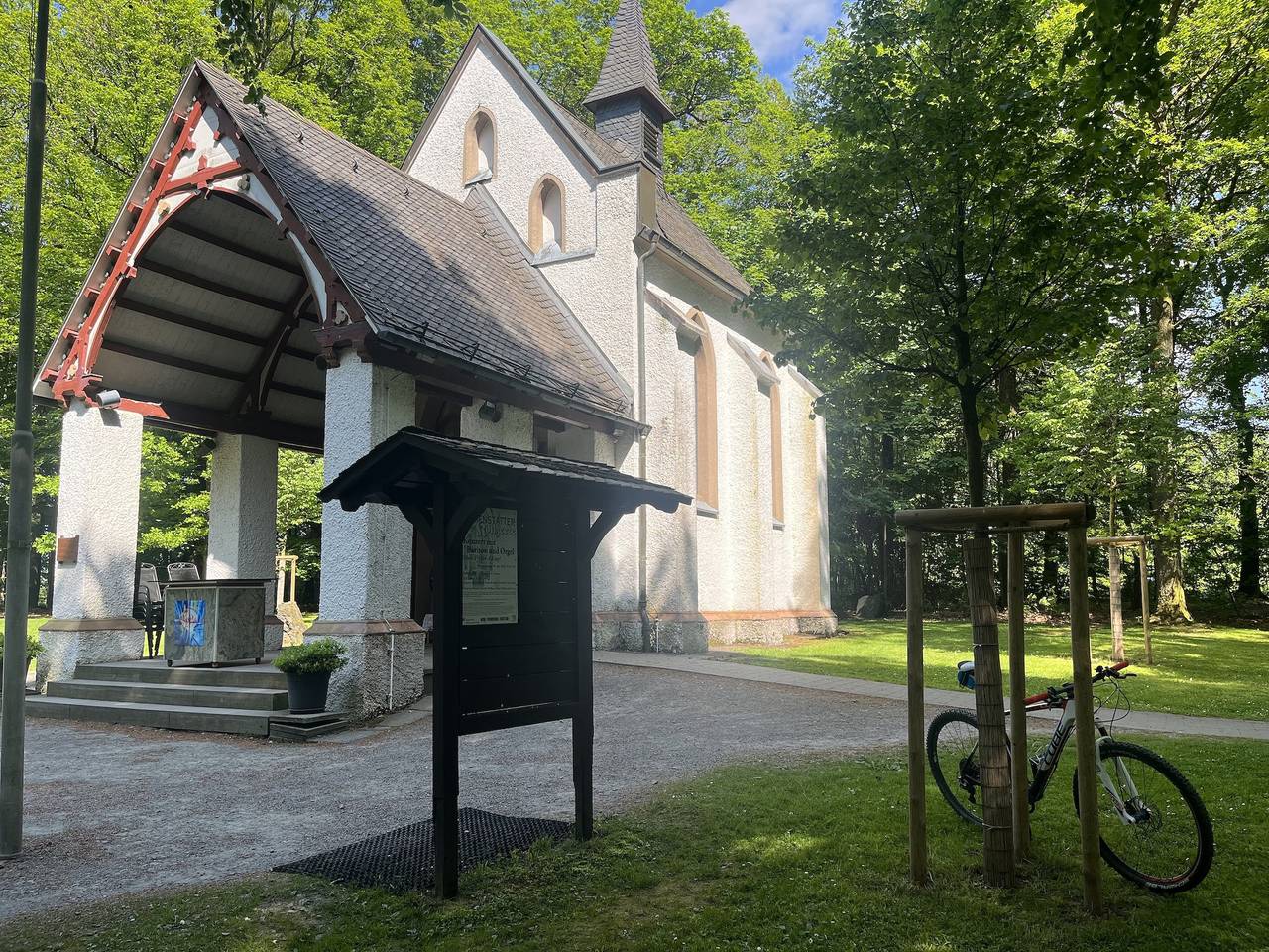 Ganze Wohnung, Ferienwohnung 'Scheppes Auszeit', mit eigener Terasse, Gartenblick und Wi-Fi in Wenden, Siegerland