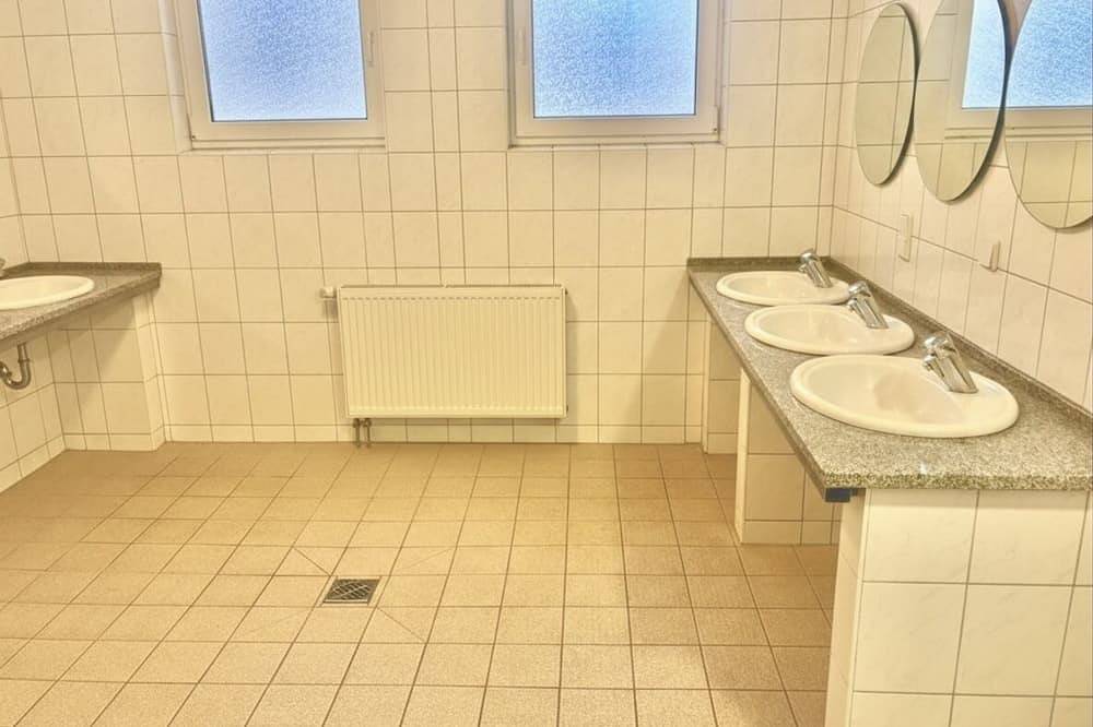 Ganze Wohnung, Die kleine Holzhütte direkt am See in Priepert, Mecklenburg-Strelitz