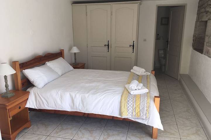 Gîte pour 2 personnes, avec terrasse ainsi que piscine et jardin à Mayrinhac-Lentour - 2