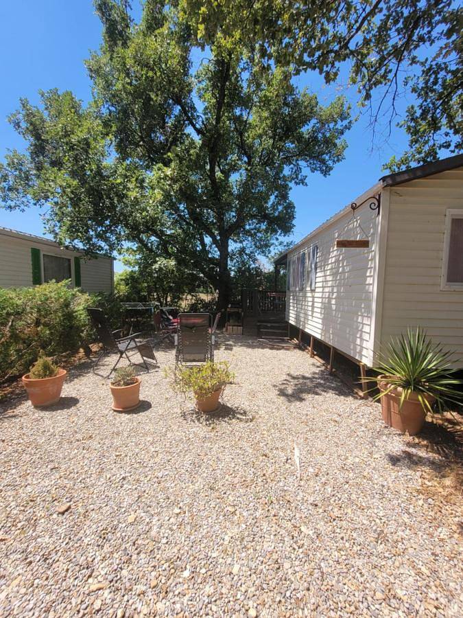 Camping pour 4 personnes, avec Terrasse ainsi que Piscine et Vue