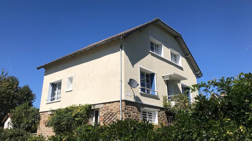 Gîte pour 8 personnes, avec piscine, adapté aux familles