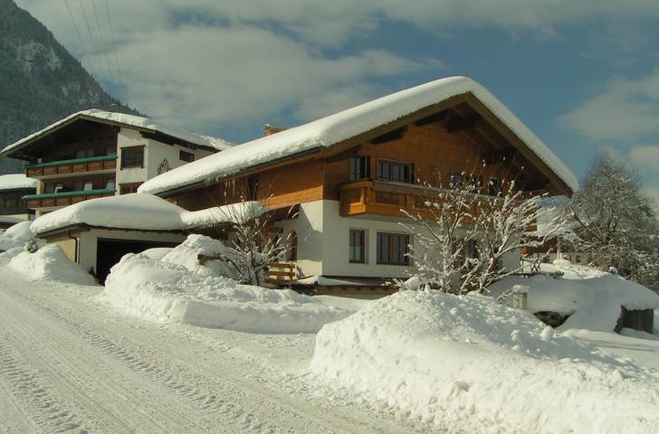 Ferienwohnung für 6 Personen, mit Ausblick und Garten, kinderfreundlich in Reith im Alpbachtal - 3