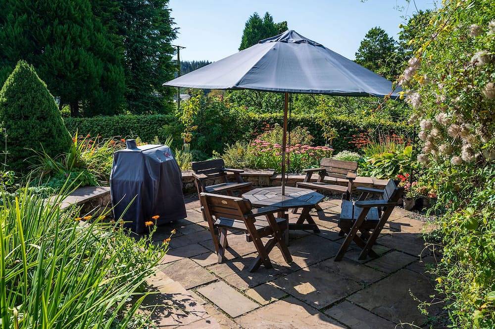 Charming Fully Refurbished Garden Cottage  in Dumfries and Galloway