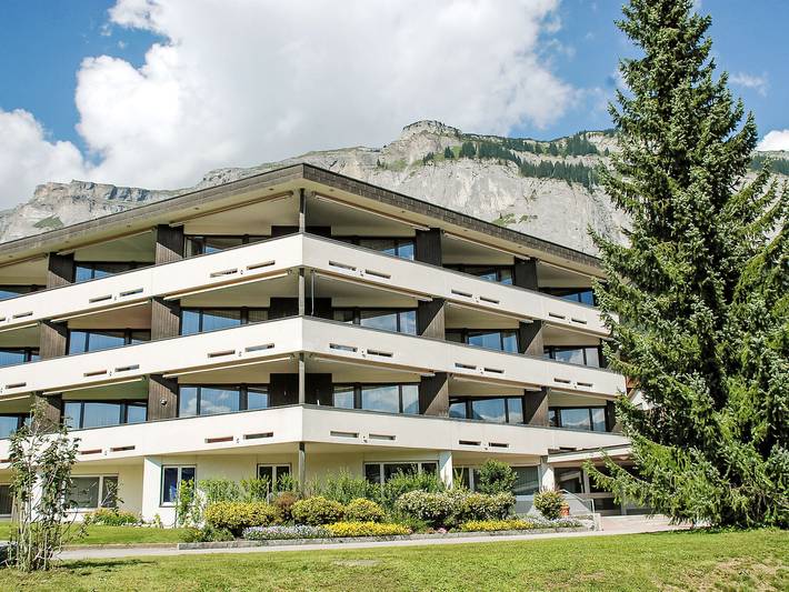 Ferienwohnung für 4 Personen, mit Ausblick und Balkon sowie Garten in Flims