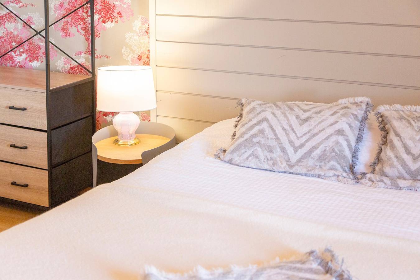 Suite Communicante 'Anne De Bretagne' avec terrasse partagée, jardin partagé et Wi-Fi in Concarneau, Côte de Cornouaille