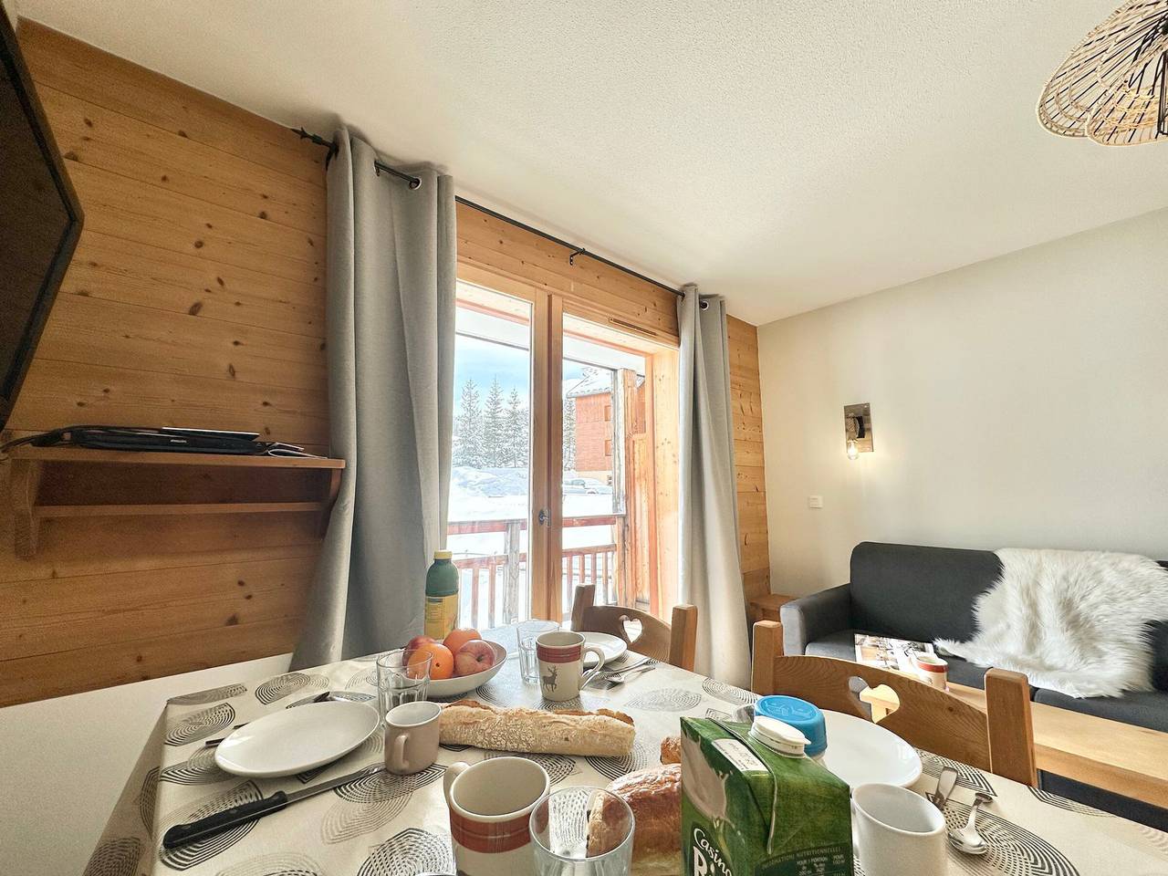 Appartement entier, Appartement au Pied des Pistes avec Accès Piscine in Vars, Région de Briançon
