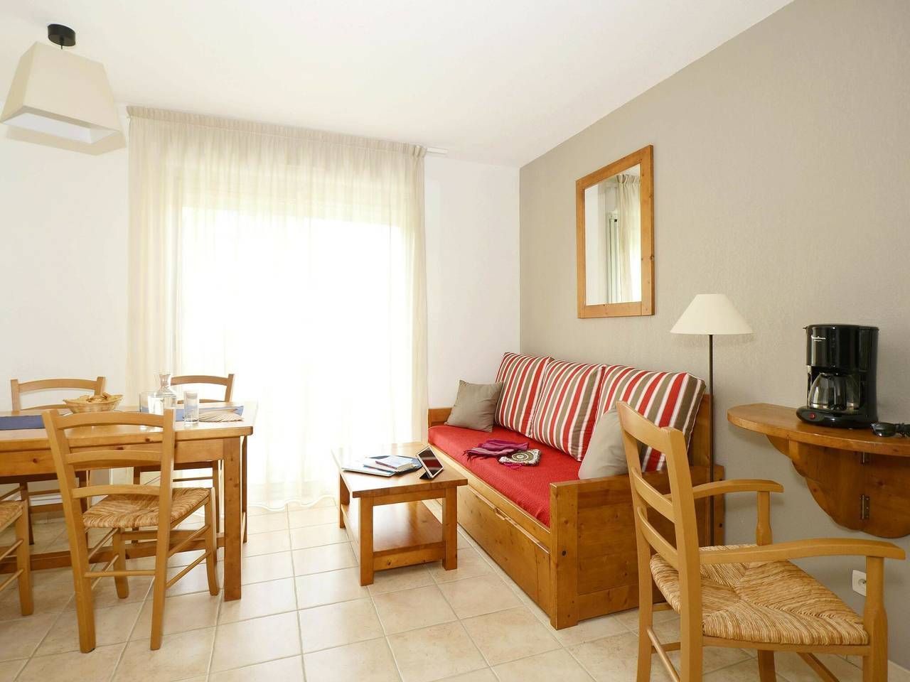 Apartamento entero, Apartamento en Francia con Vista a la Piscina in Montignac, Périgord Noir