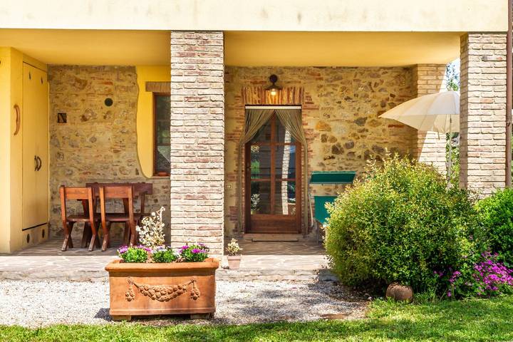 Appartamento intero, Appartamento "Casa Le Basse - Giuncarico" con terrazza privata e Wi-Fi in Gavorrano, Provincia di Grosseto