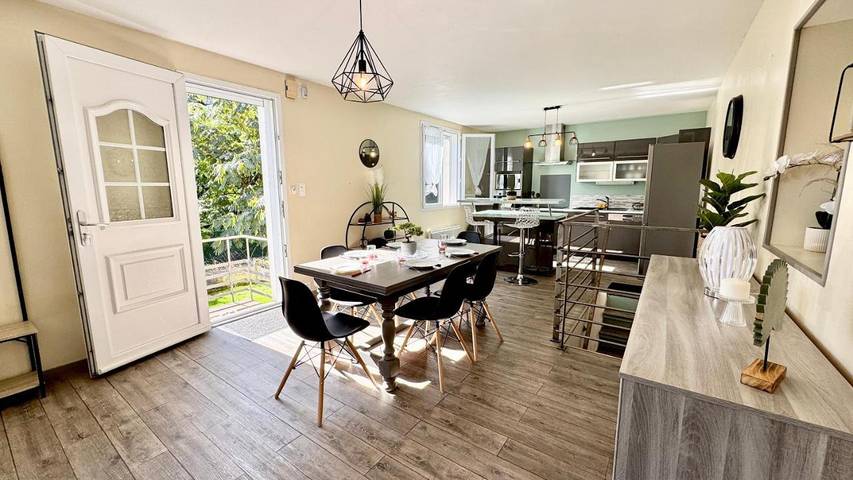 Location de vacances pour 6 personnes, avec jardin dans Le Palais-sur-Vienne