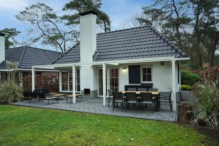 Vakantiehuis voor 8 personen, with Balkon/Terras and Terras as well as Tuin in Beekbergen