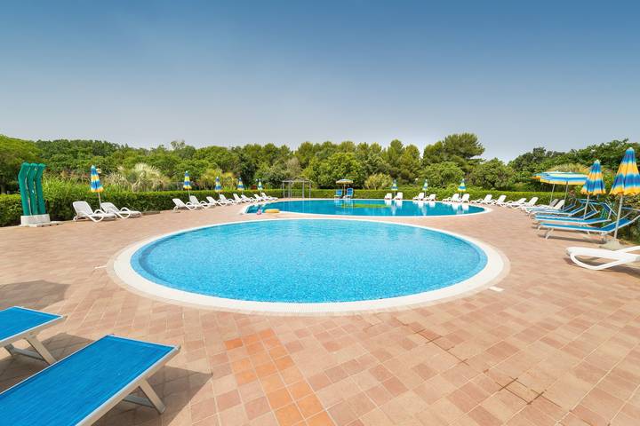 Agriturismo "Il Girasole - Tasso" con piscina condivisa, giardino condiviso e Wi-Fi in Campiglia Marittima, Costa degli Etruschi