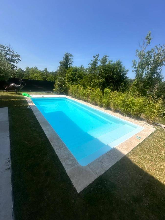 Location de vacances pour 13 personnes, avec piscine ainsi que vue et jardin à L'Isle-Adam - 2