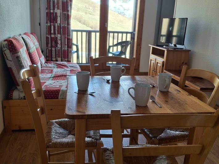 Gîte pour 4 personnes, avec balcon à Montgellafrey - 2