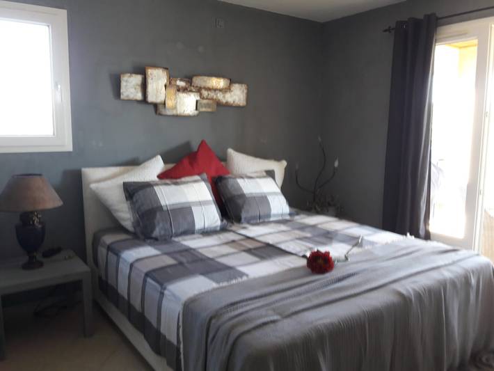Gîte pour 6 personnes, avec piscine et jacuzzi, adapté aux familles à Escales - 3