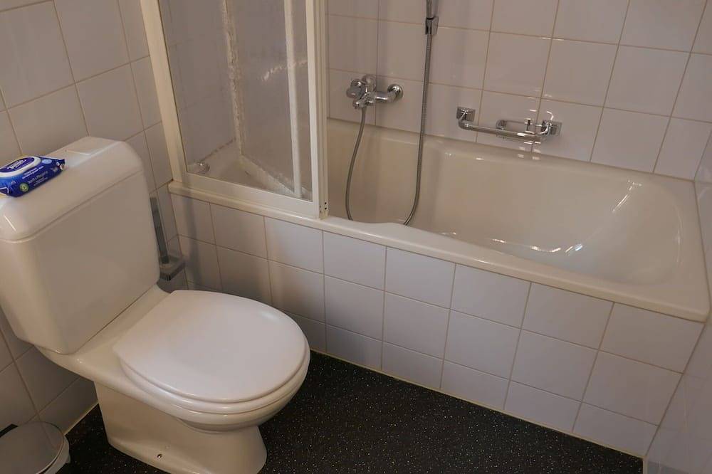 Appartement entier, Joli appartement pour 4 personnes avec Wifi, Tv et balcon in Schwendi b. Grindelwald, Grindelwald