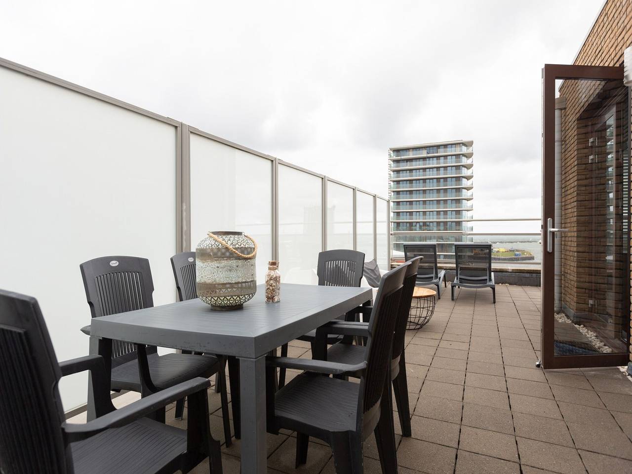 Ganze Wohnung, Spacious Apartment in Den Haag near Seabeach in Scheveningen, Den Haag