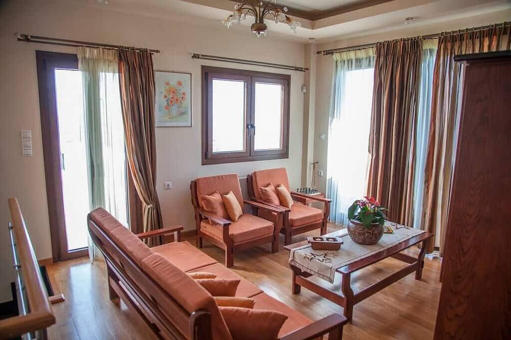 Villa Veghera - Ferienvilla mit Pool nur 2 km vom Sandstrand entfernt! in Kissamos, Chania und Umgebung