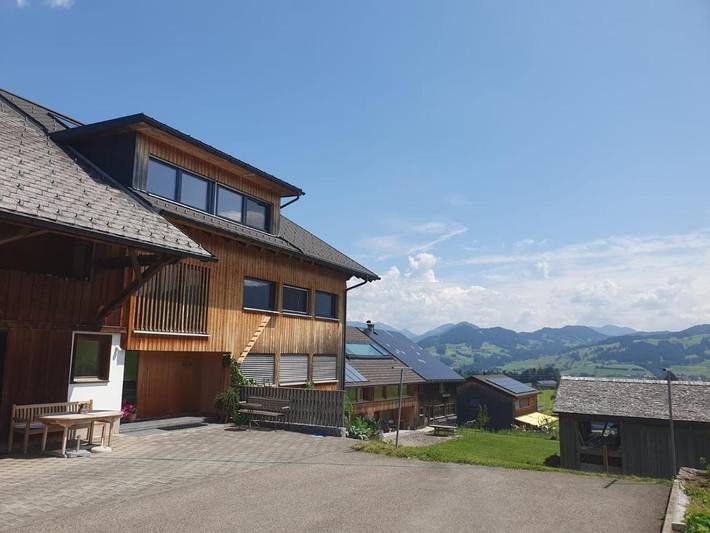 Ferienwohnung für 5 Personen, mit Terrasse und Ausblick in Schwarzenberg