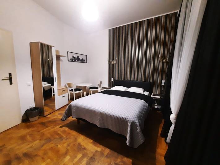 Chambre pour 2 personnes, avec terrasse - 1