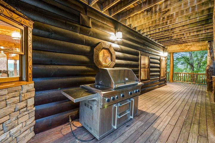 Glamping for 16 people, with pool and hot tub as well as yard and sauna in Great Smoky Mountains National Park